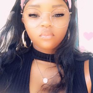 Meet your Posher, Amelia